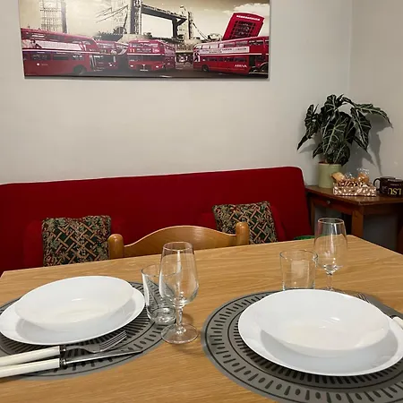 Middle Bridge Apartment