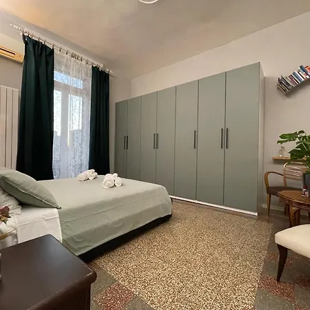 Middle Bridge Apartment *